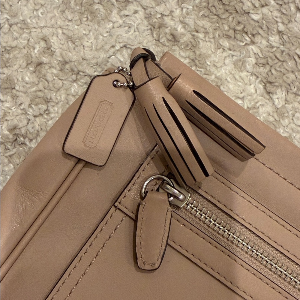 Coach Beige Clutch - Picture 4 of 15